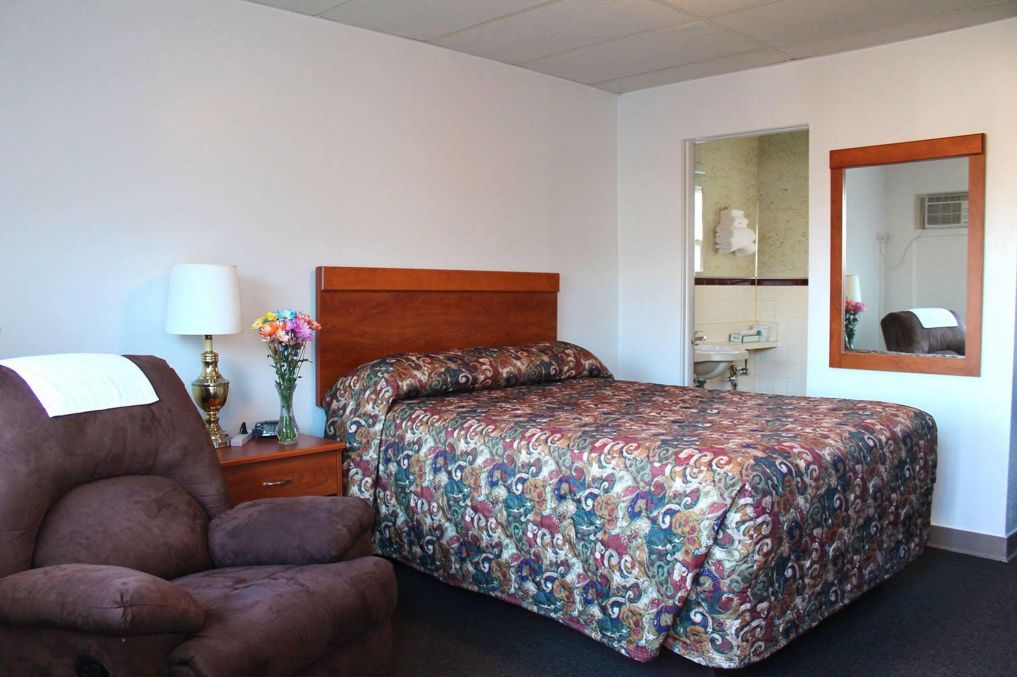 Budget Host Crestview Inn Sault Ste. Marie Buitenkant foto