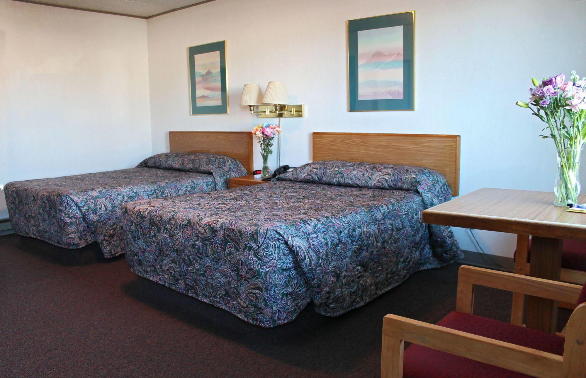 Budget Host Crestview Inn Sault Ste. Marie Buitenkant foto