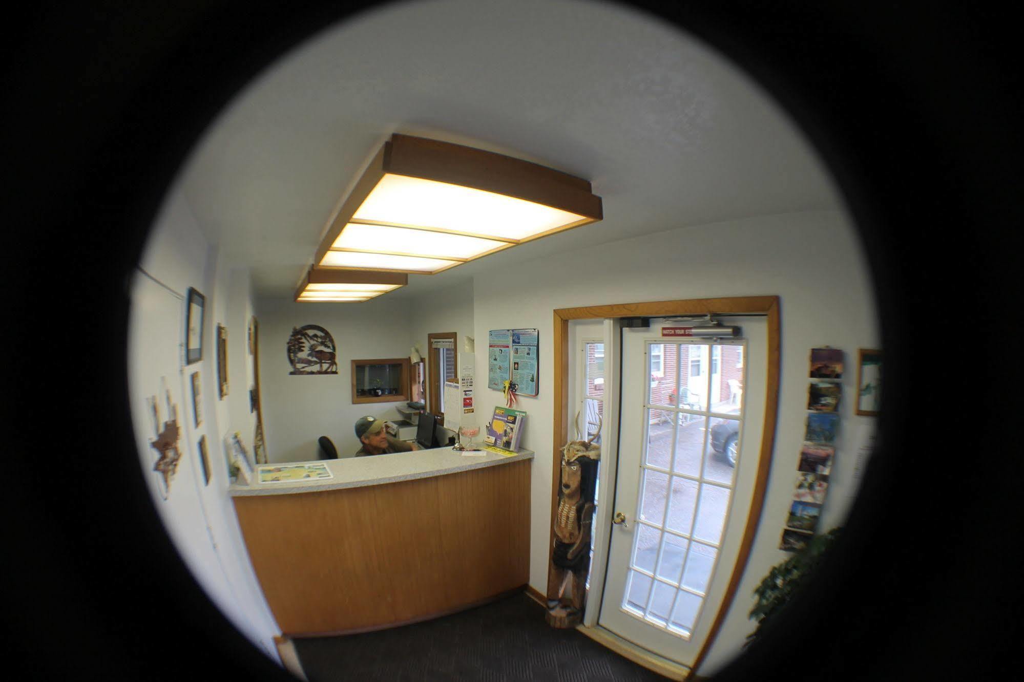 Budget Host Crestview Inn Sault Ste. Marie Buitenkant foto