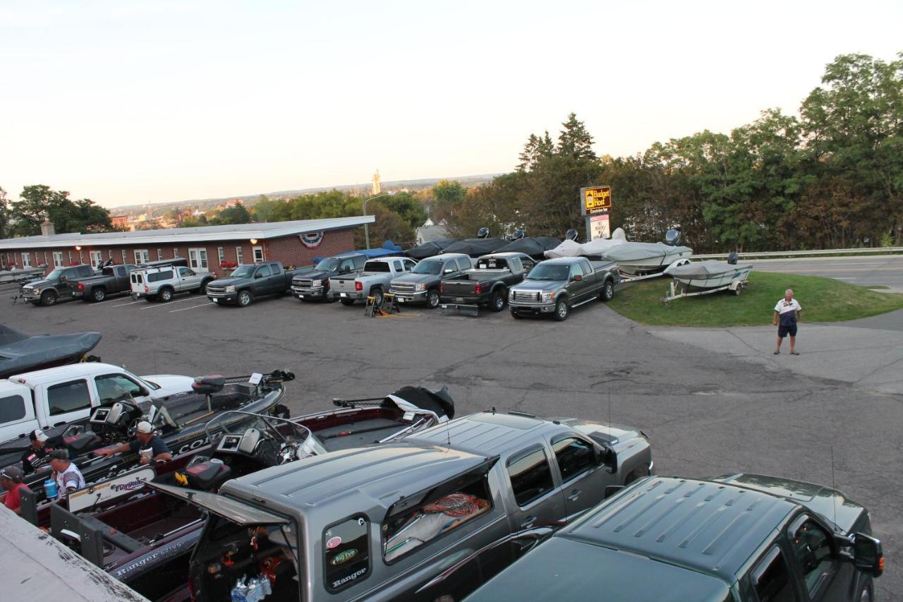 Budget Host Crestview Inn Sault Ste. Marie Buitenkant foto